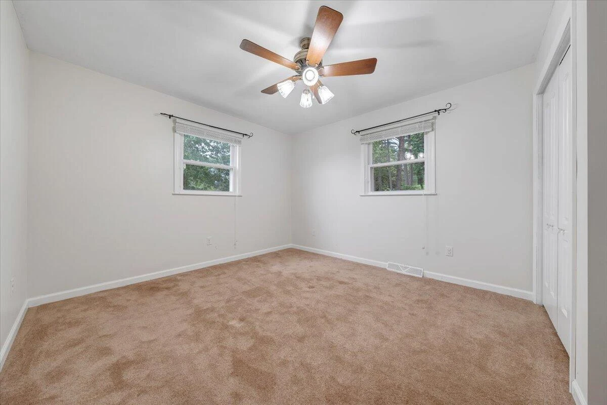 8209 Webster DR - Photo 16
