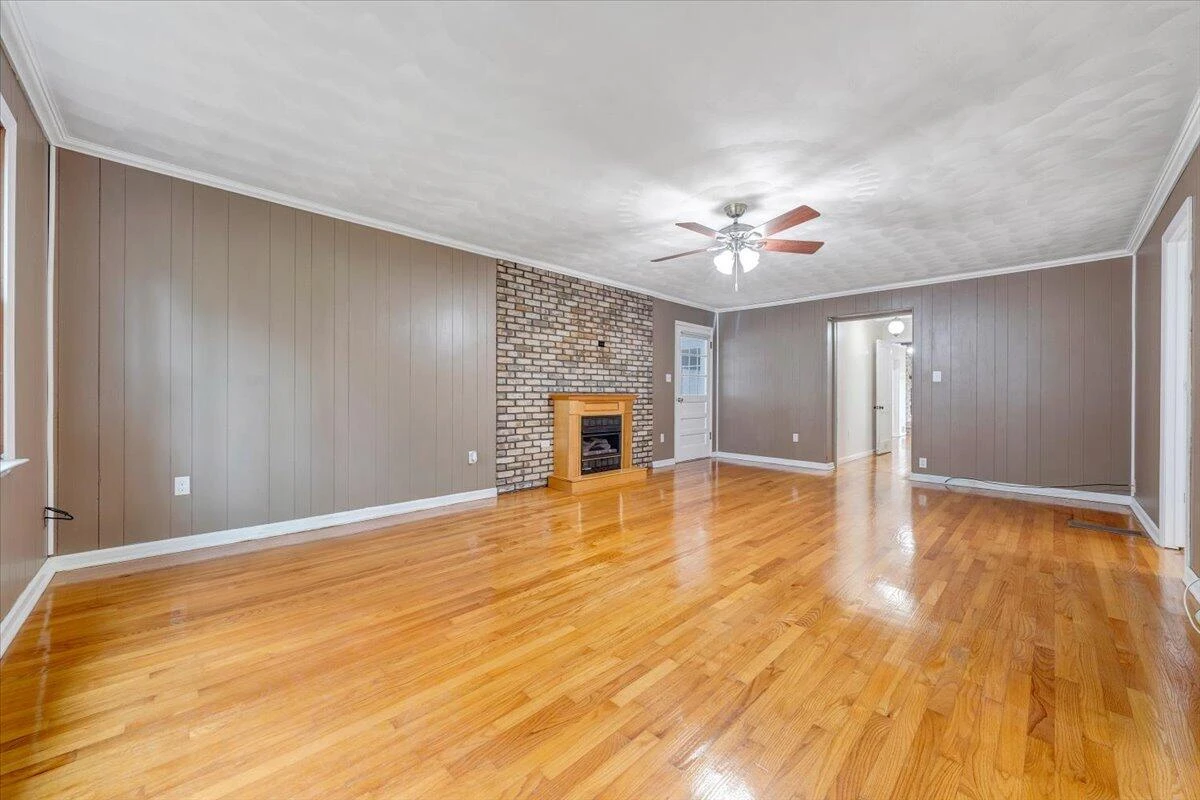 8209 Webster DR - Photo 21