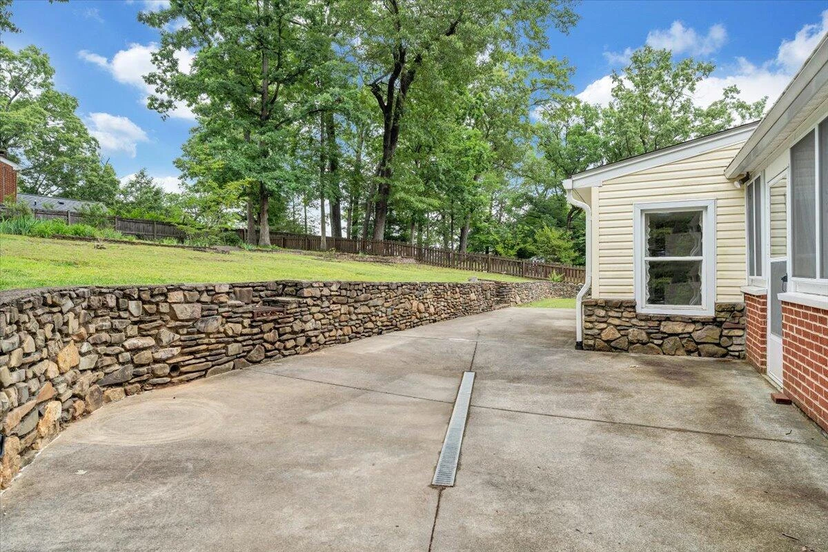 8209 Webster DR - Photo 27