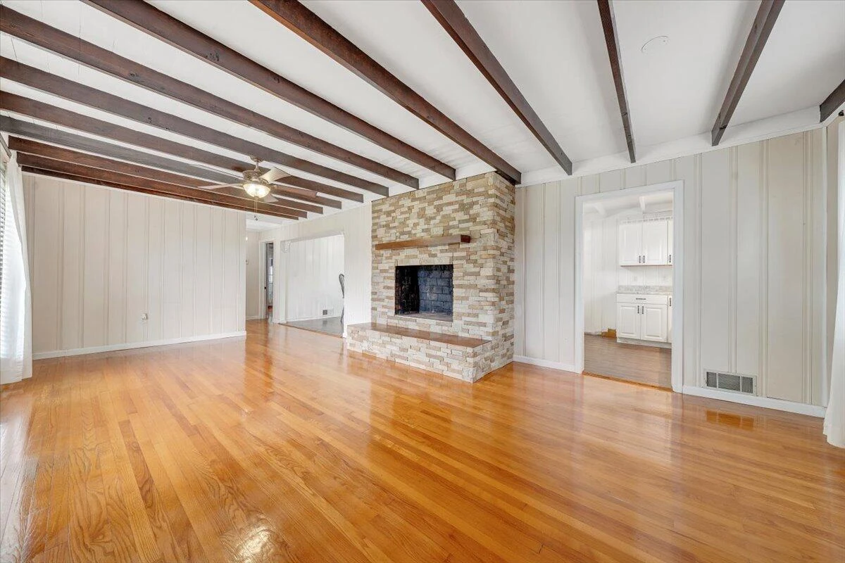 8209 Webster DR - Photo 3