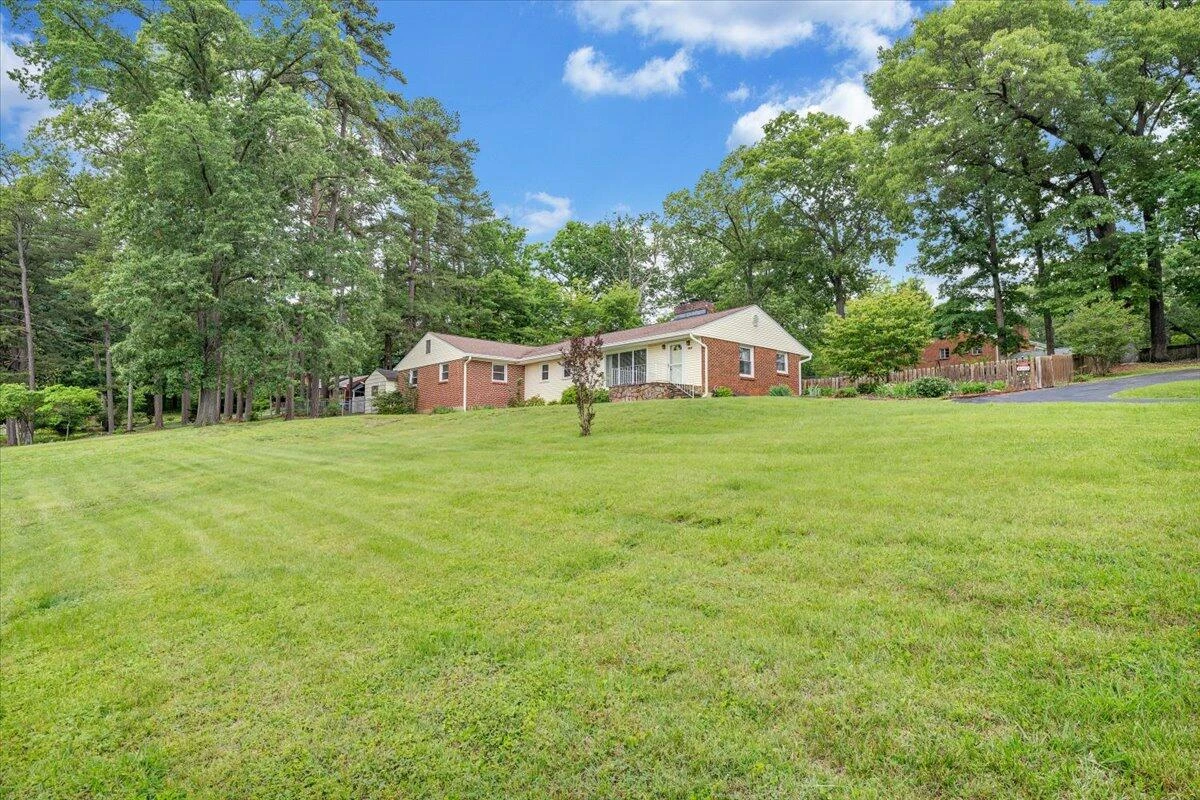 8209 Webster DR - Photo 34