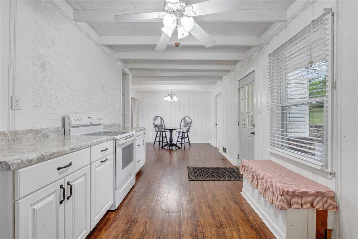 8209 Webster DR - Photo 8