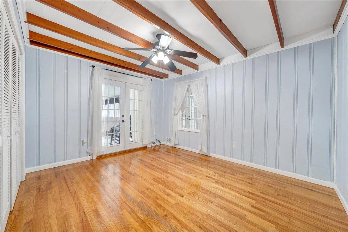 8209 Webster DR - Photo 9