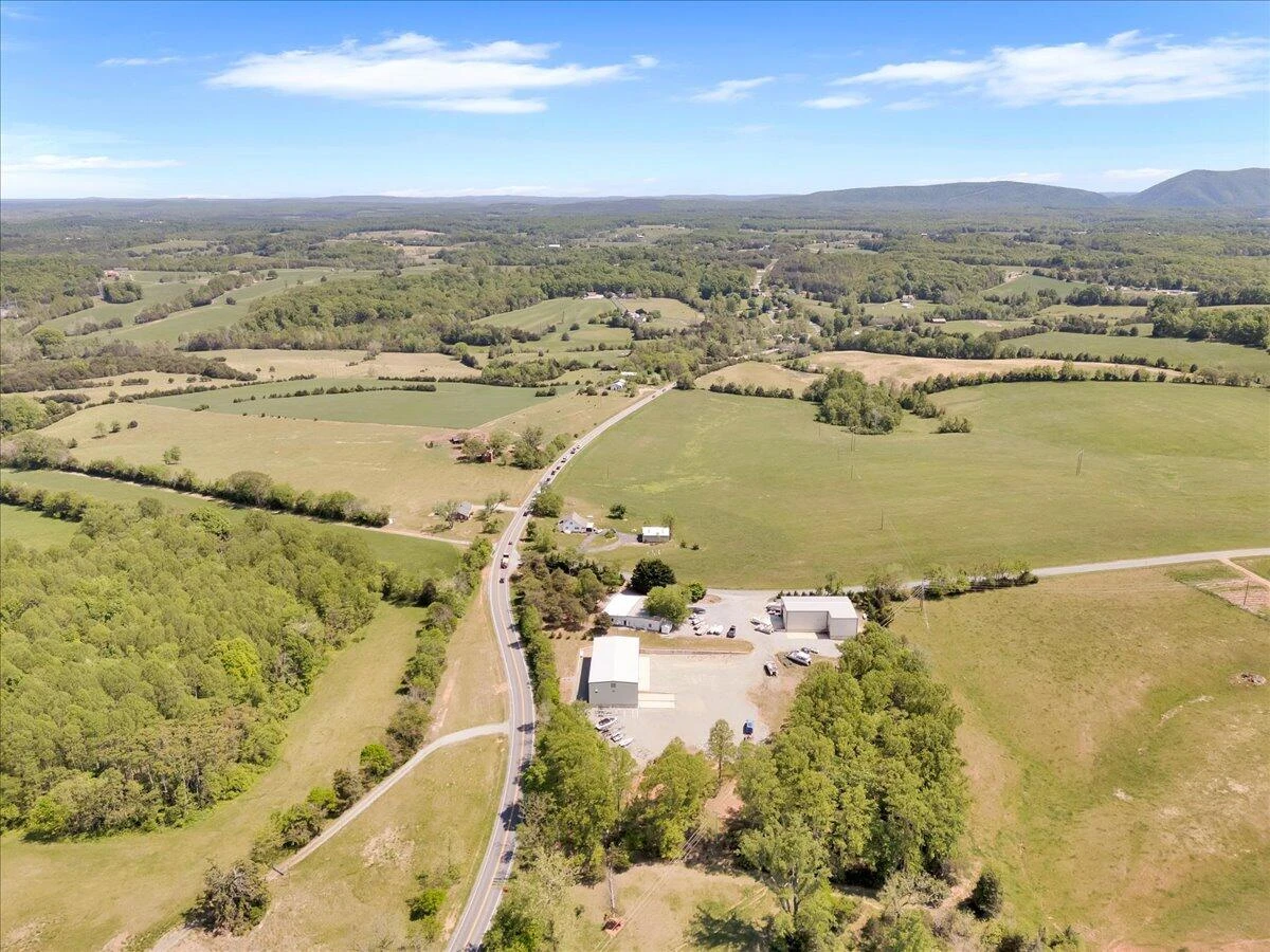 2586 Tuck RD - Photo 16