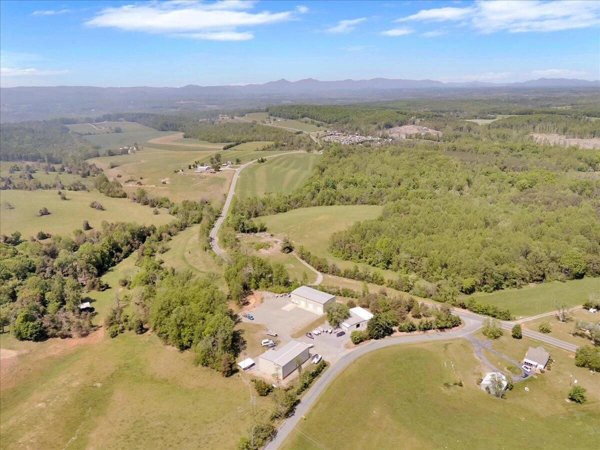2586 Tuck RD - Photo 22