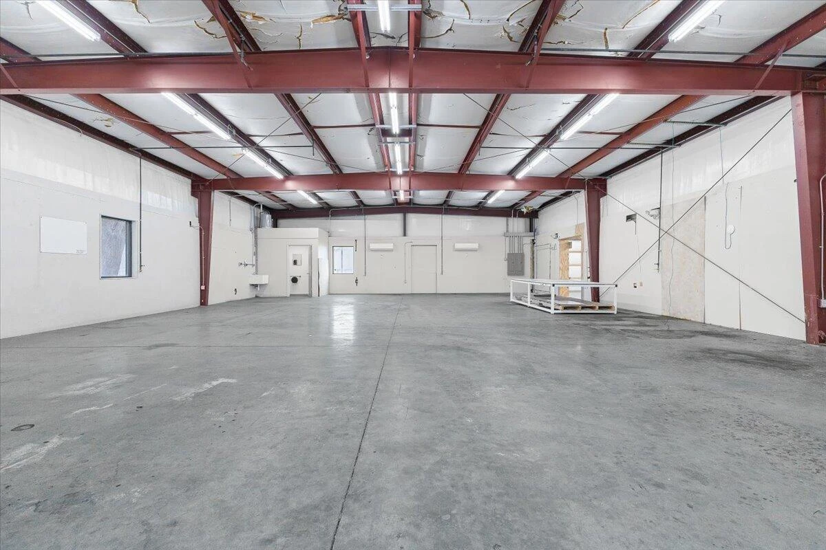 2586 Tuck RD - Photo 29