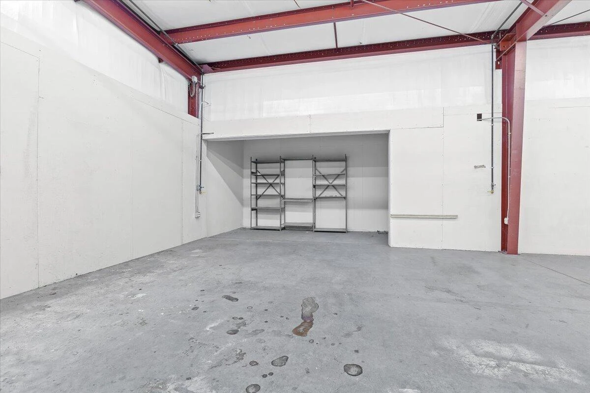 2586 Tuck RD - Photo 30