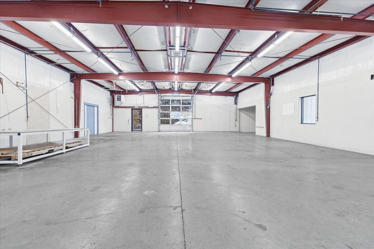 2586 Tuck RD - Photo 32