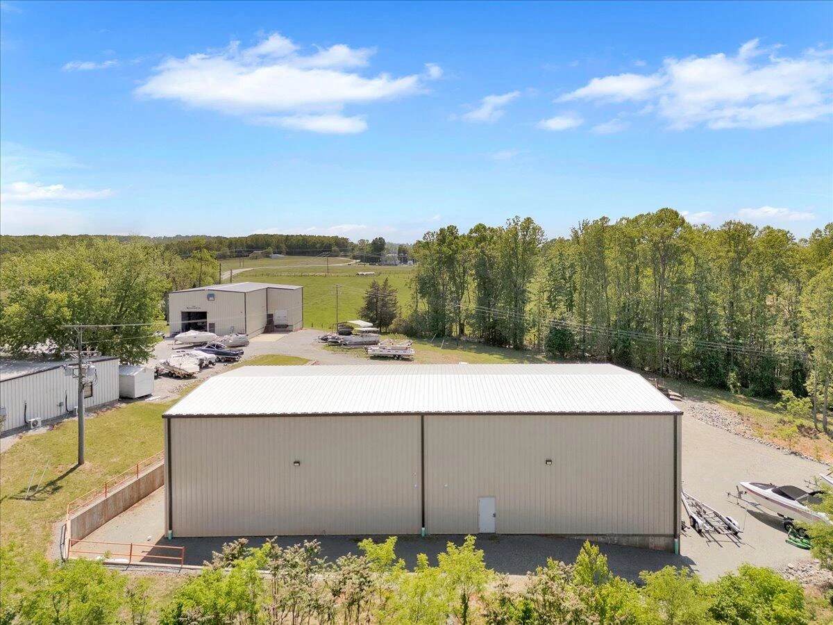 2586 Tuck RD - Photo 45