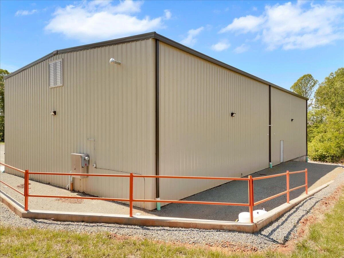 2586 Tuck RD - Photo 46