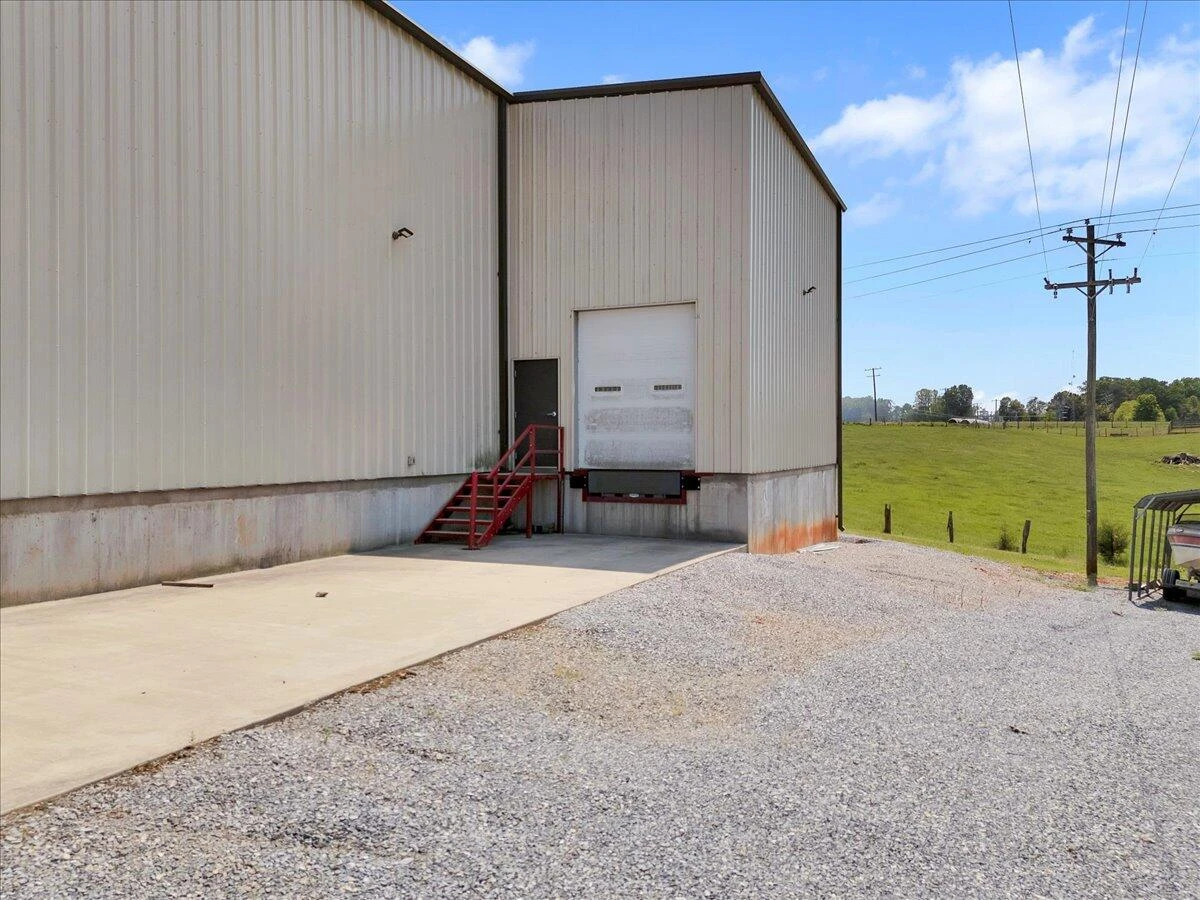 2586 Tuck RD - Photo 8