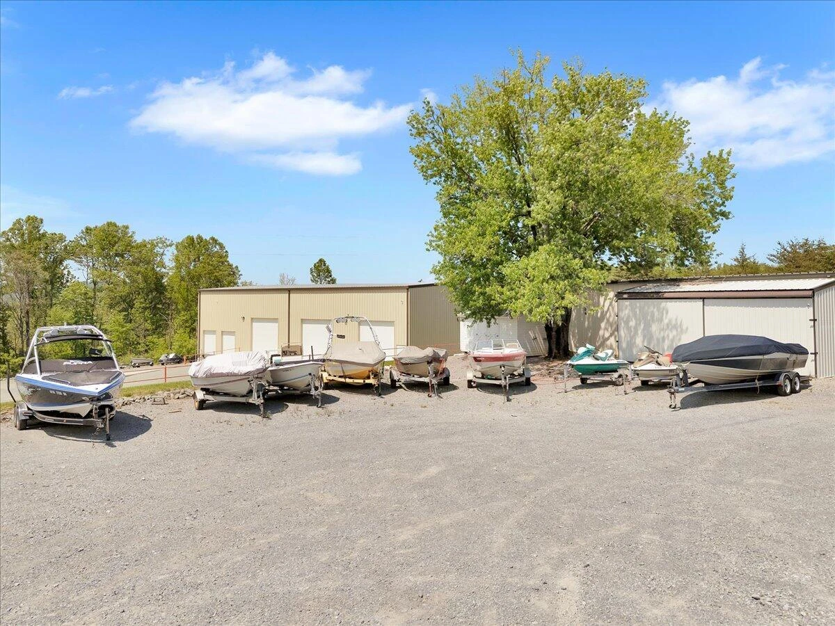 2586 Tuck RD - Photo 57