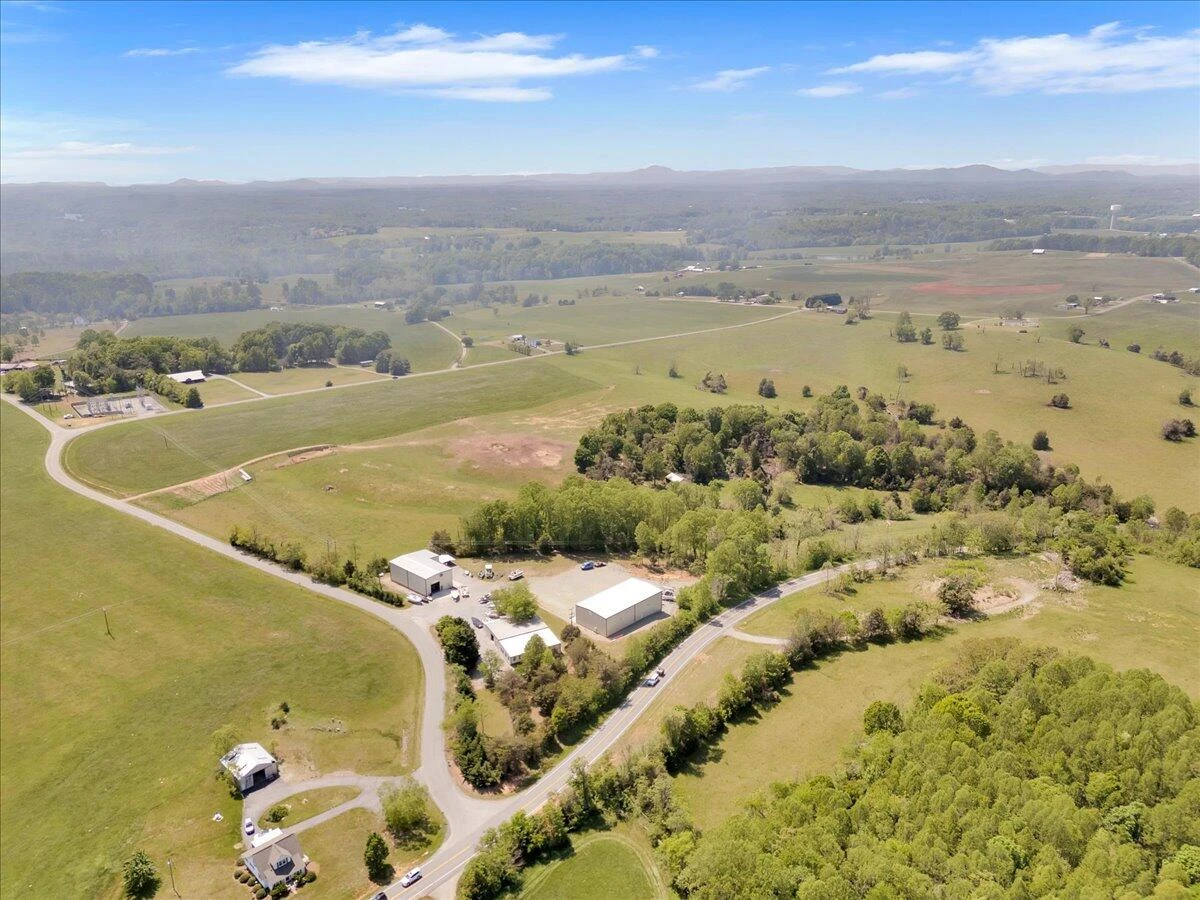 2586 Tuck RD - Photo 12