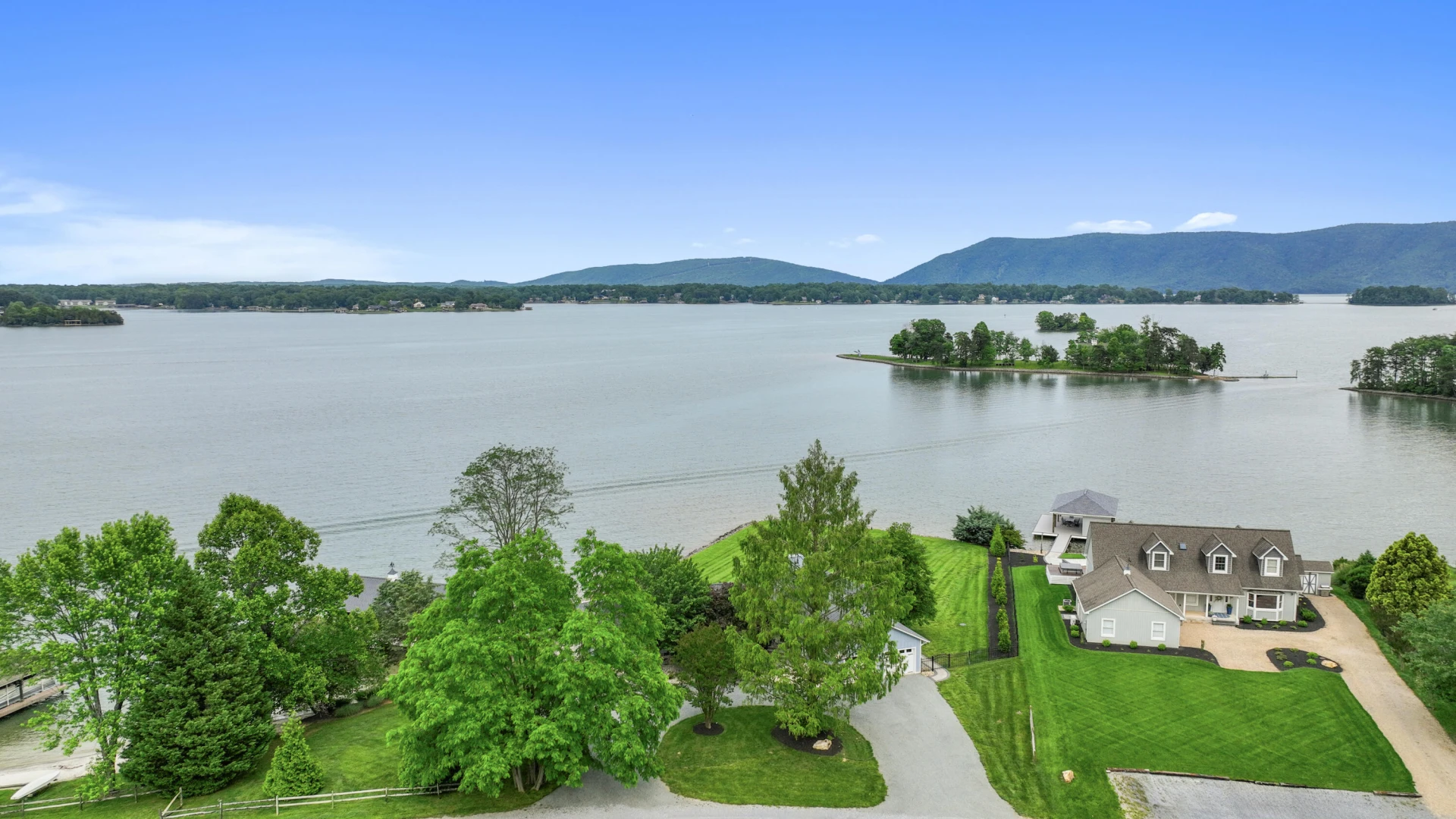 392 Carrs Point LN - Photo 55