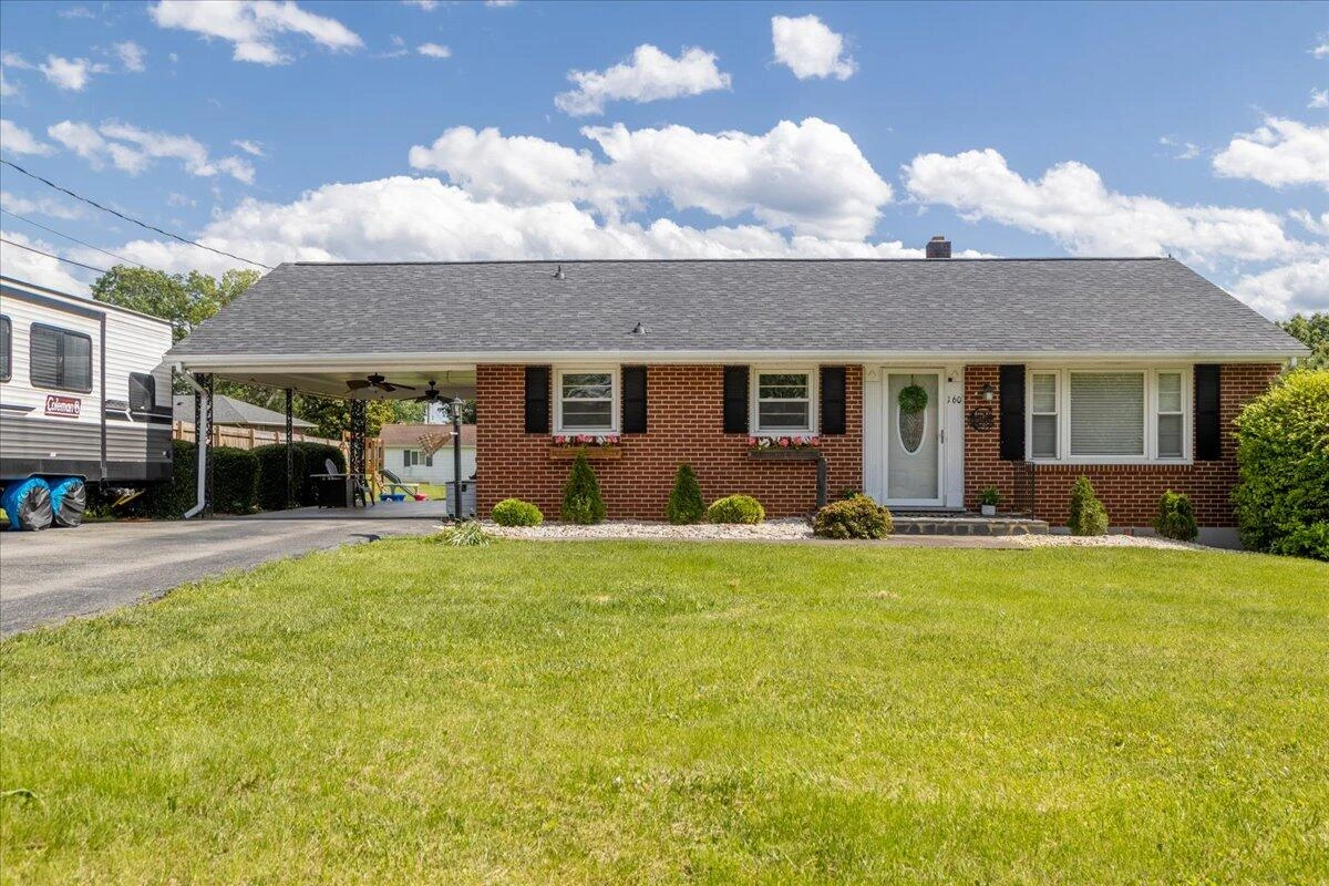 160 Mountain View DR