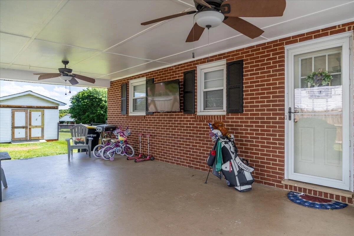 160 Mountain View DR - Photo 3