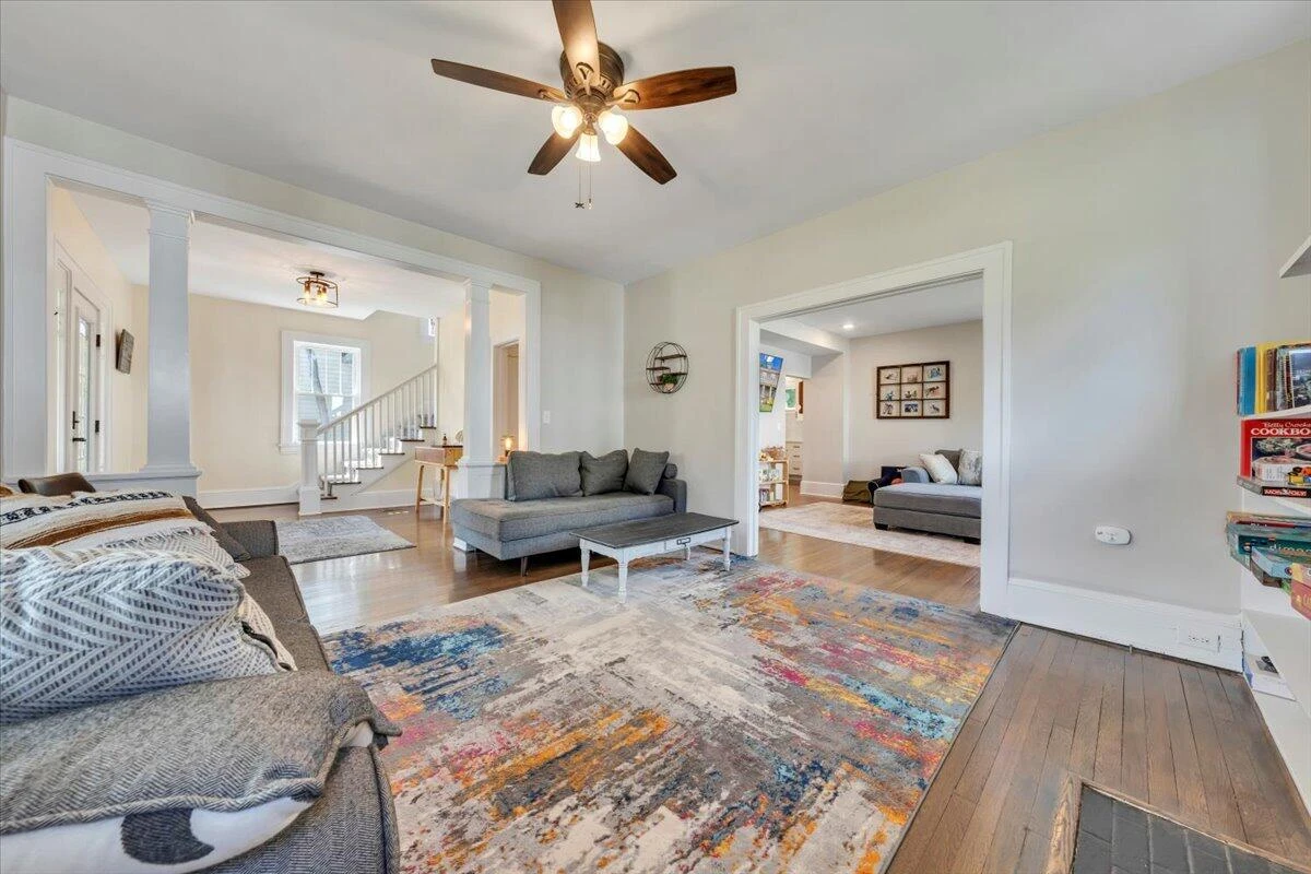 2109 Memorial AVE - Photo 17