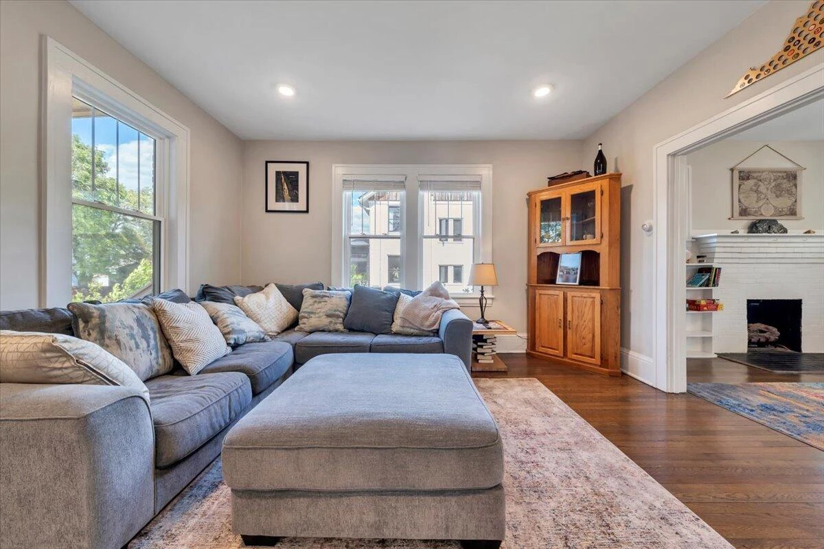 2109 Memorial AVE - Photo 24