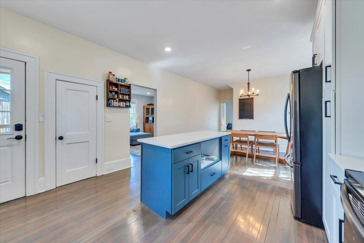 2109 Memorial AVE - Photo 25