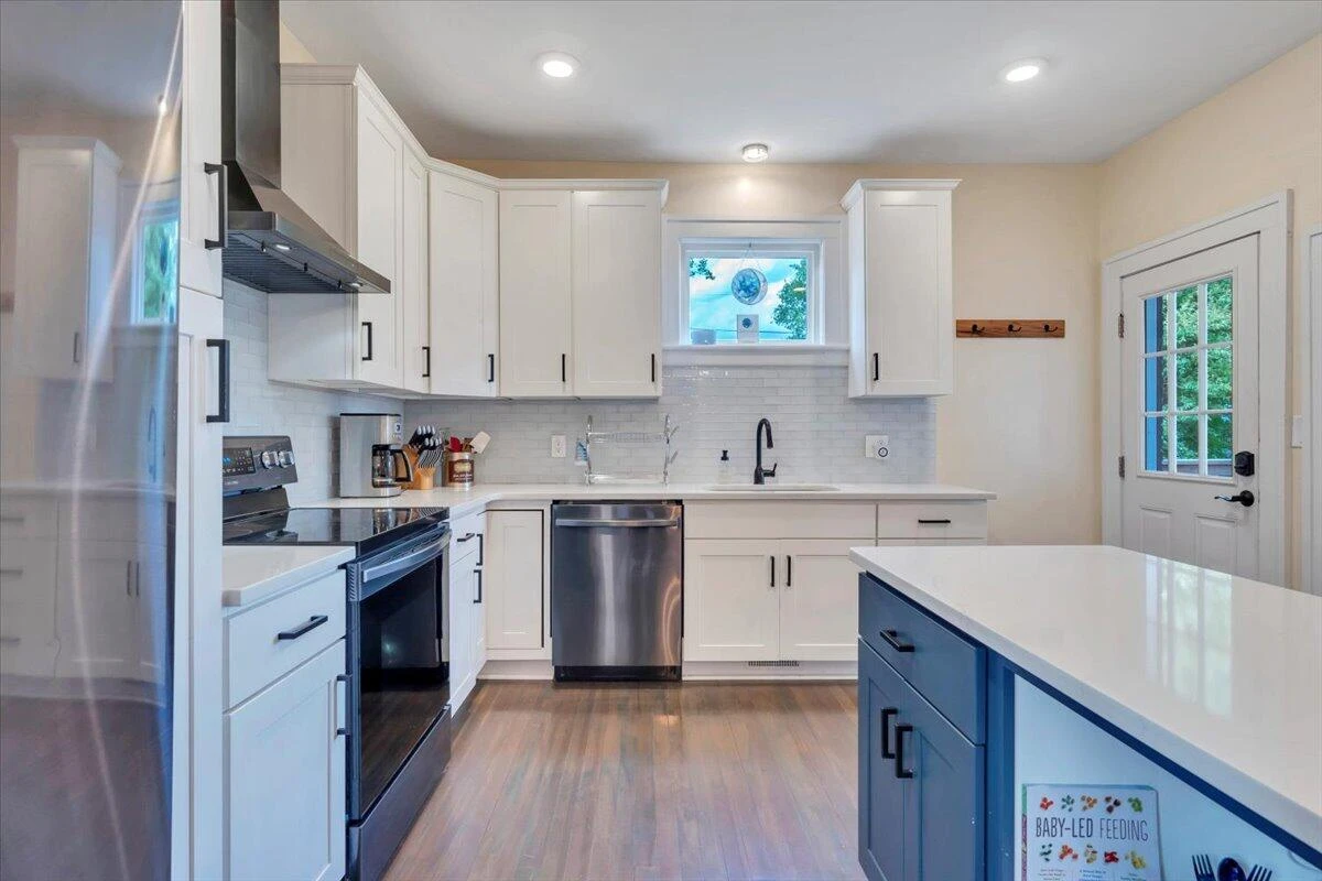2109 Memorial AVE - Photo 27
