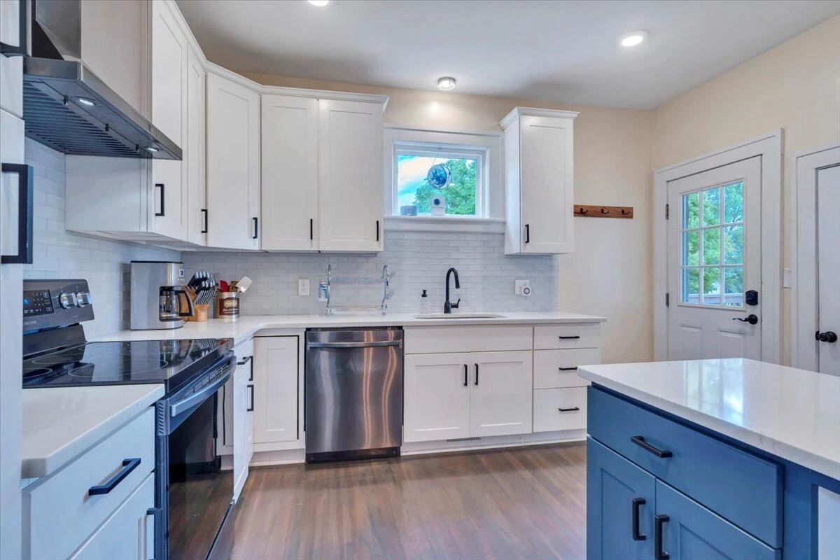 2109 Memorial AVE - Photo 28