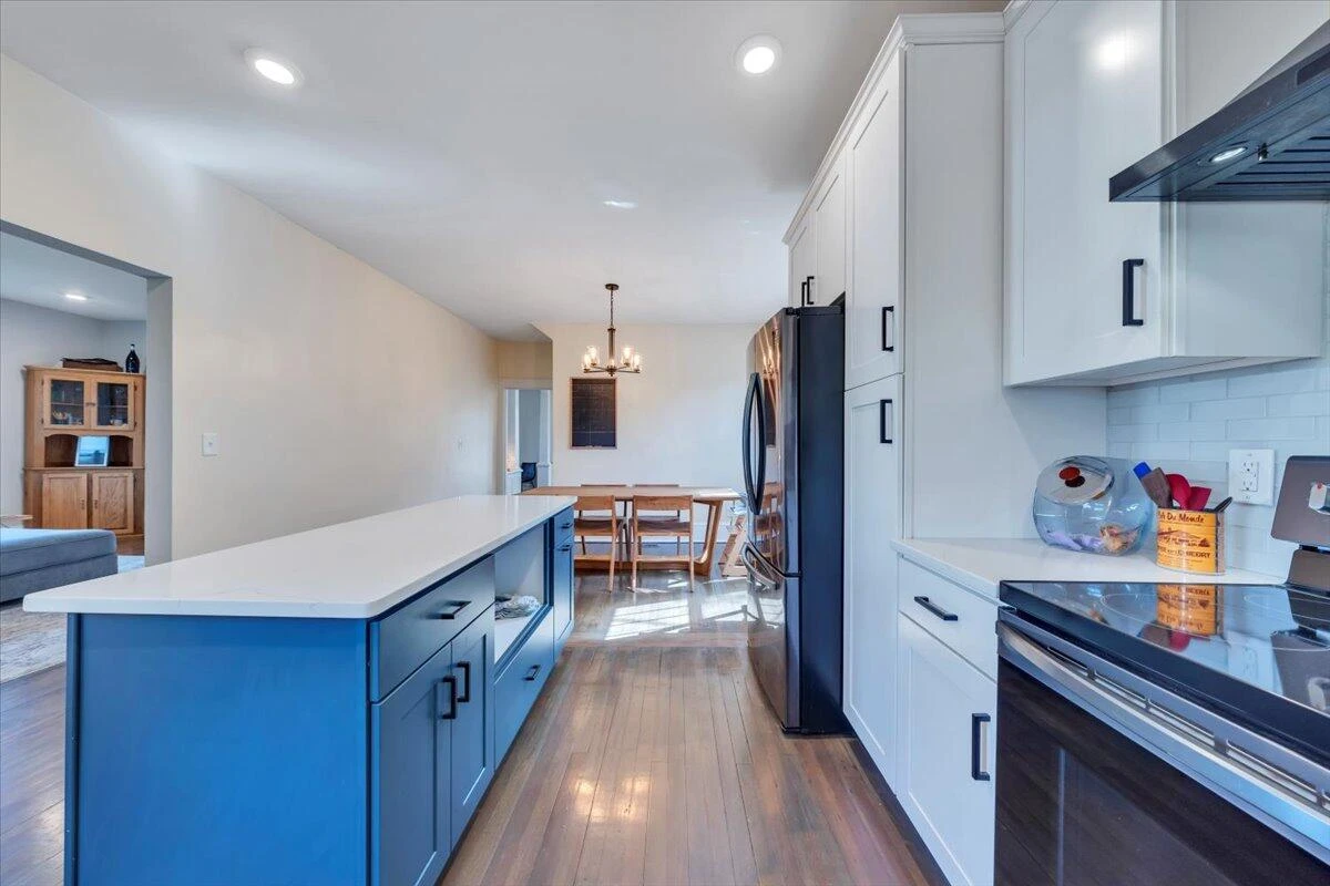 2109 Memorial AVE - Photo 29