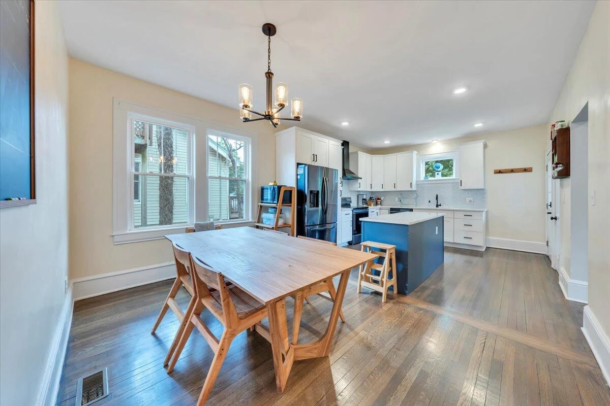2109 Memorial AVE - Photo 32