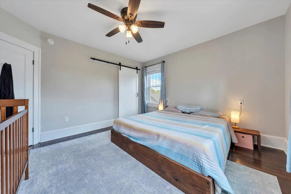 2109 Memorial AVE - Photo 35