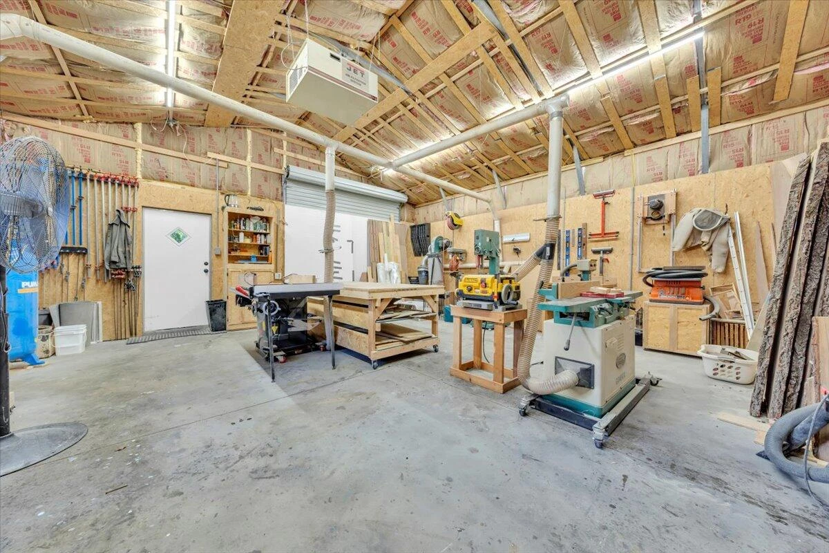 2109 Memorial AVE - Photo 59