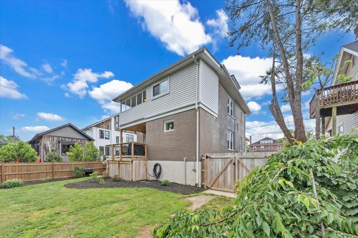 2109 Memorial AVE - Photo 65
