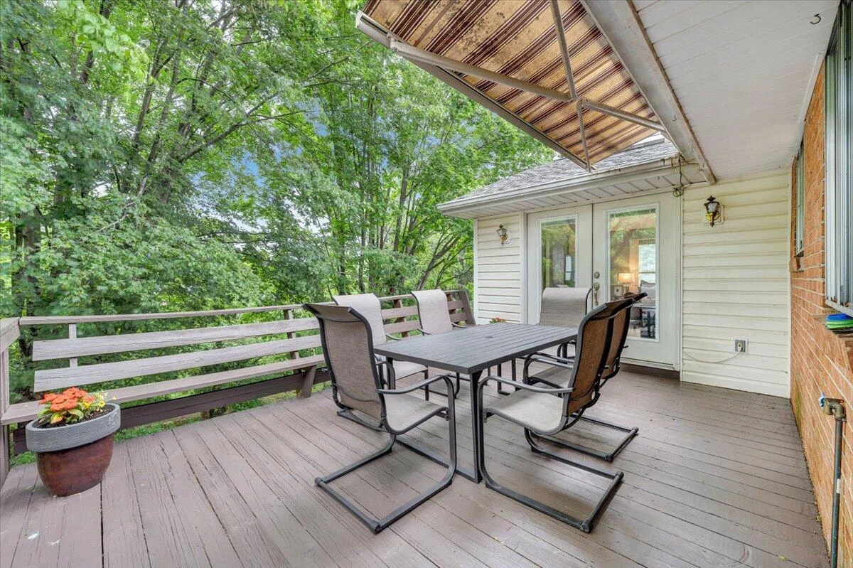 330 Houston AVE - Photo 16