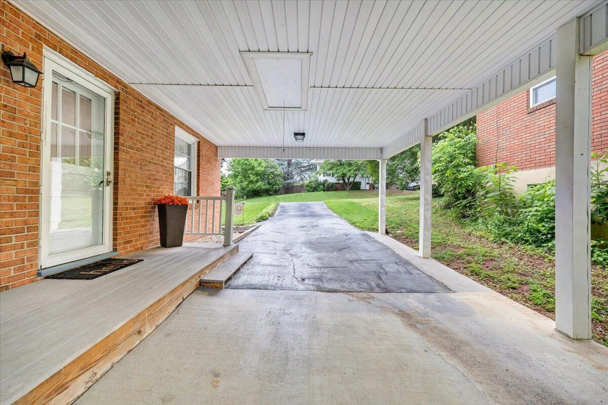 330 Houston AVE - Photo 45