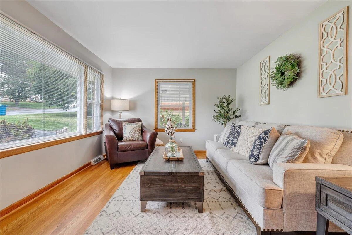 330 Houston AVE - Photo 9