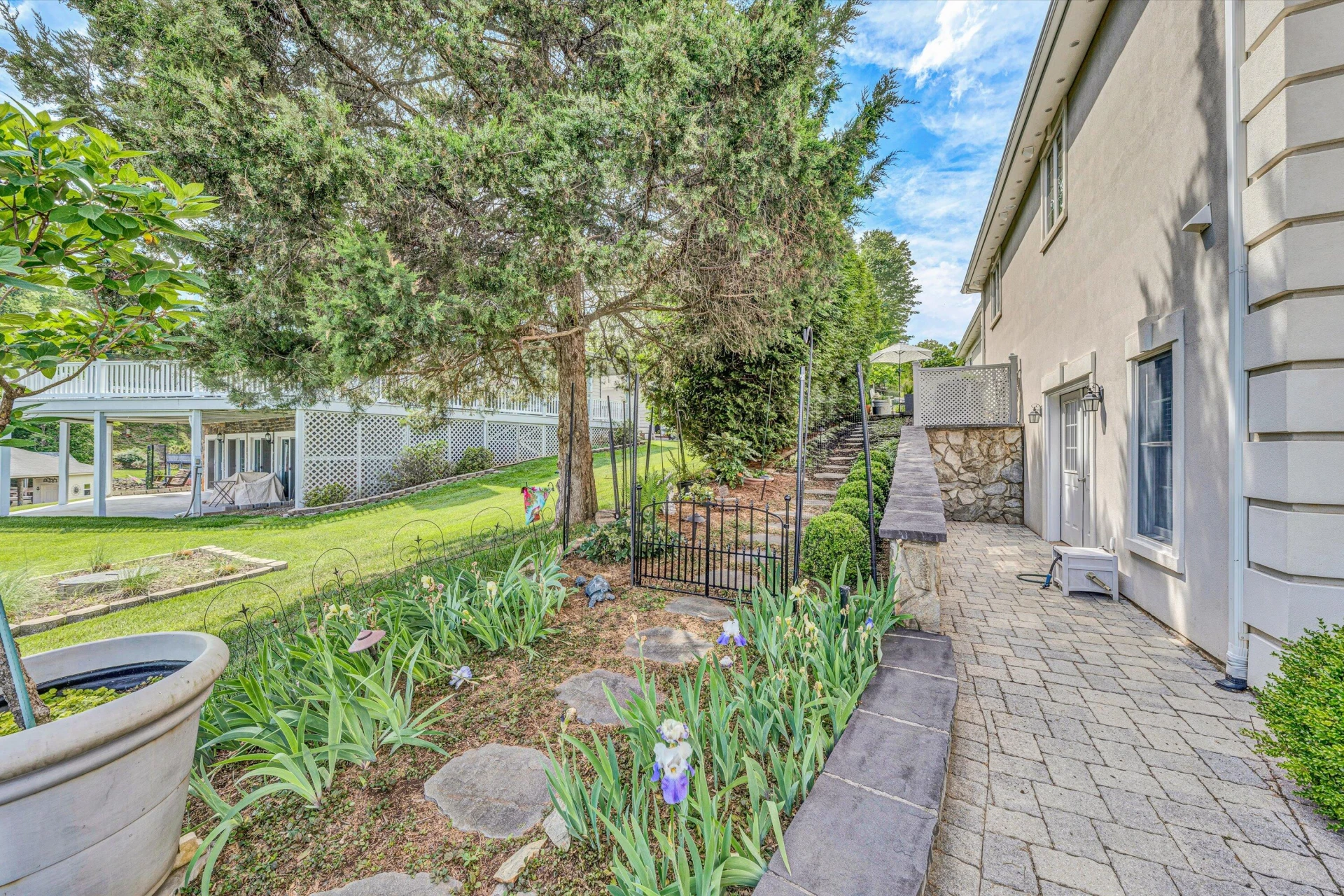 145 Briarwood CT - Photo 76