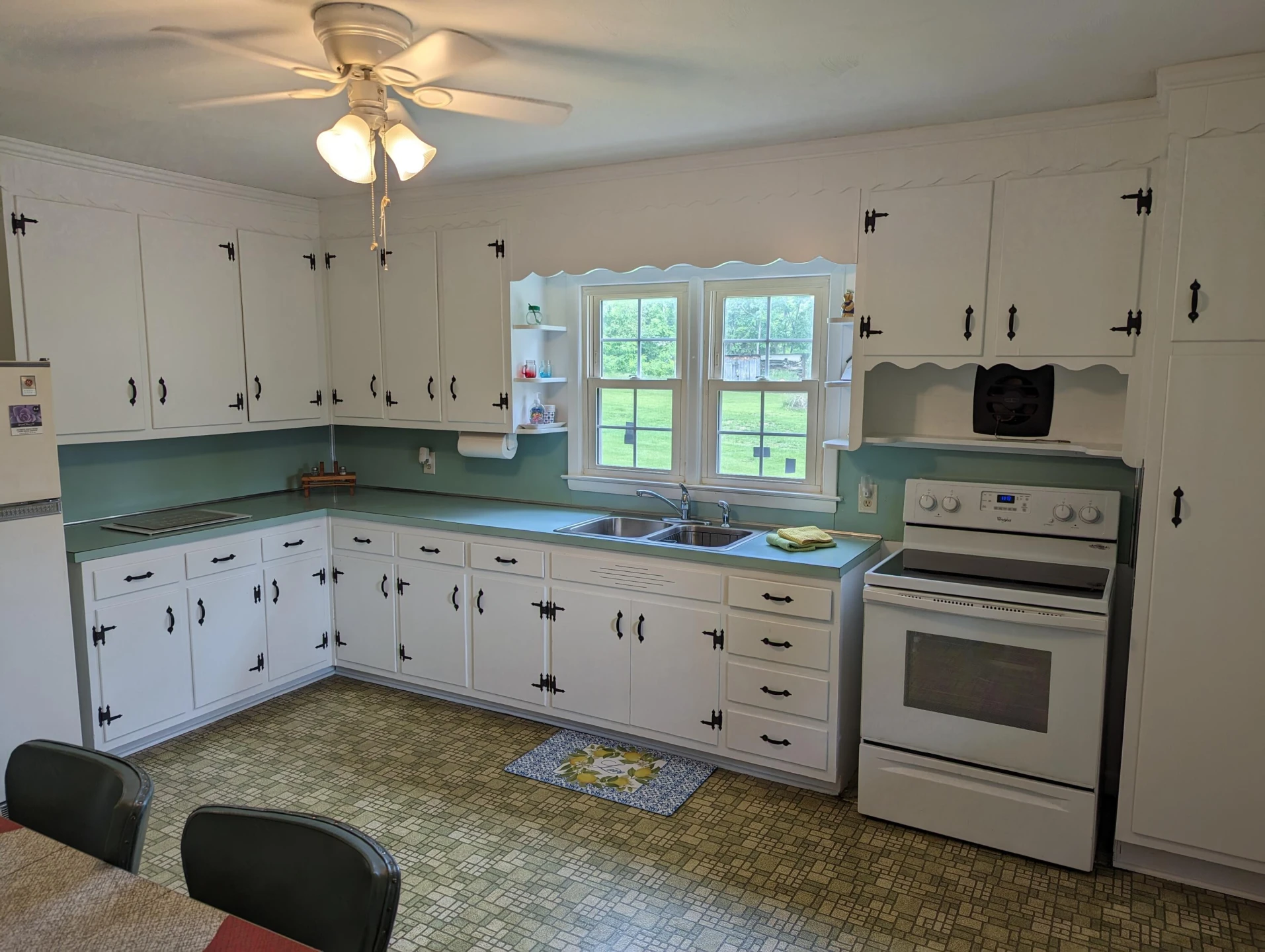 150 Harvey ST - Photo 8
