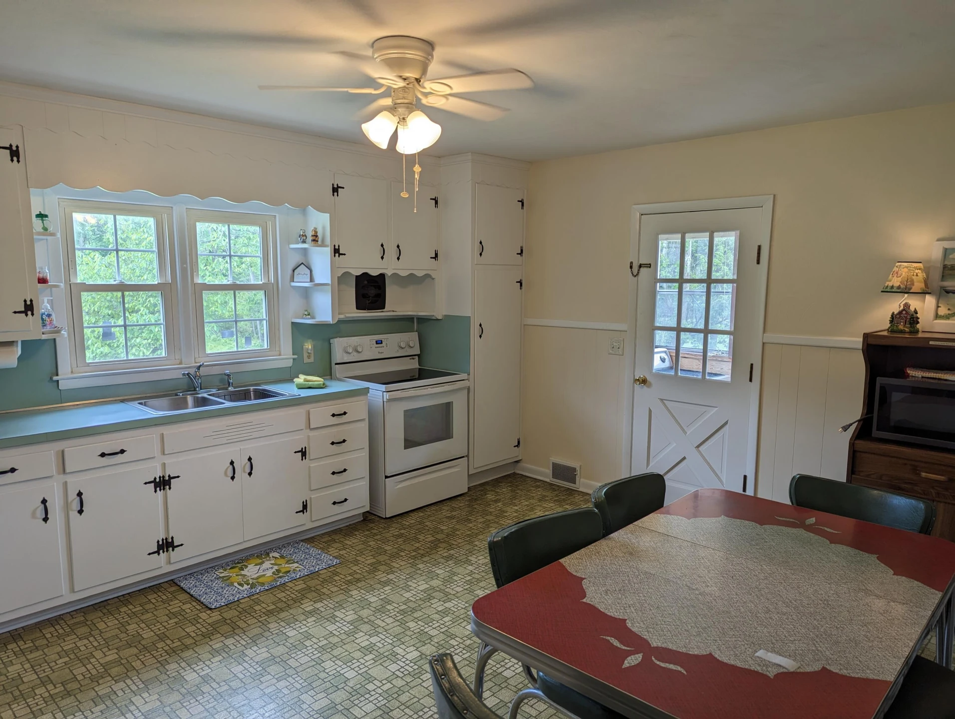 150 Harvey ST - Photo 9