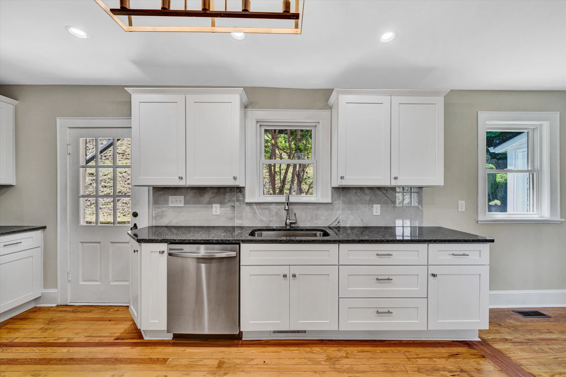 4816 COLONIAL AVE - Photo 15
