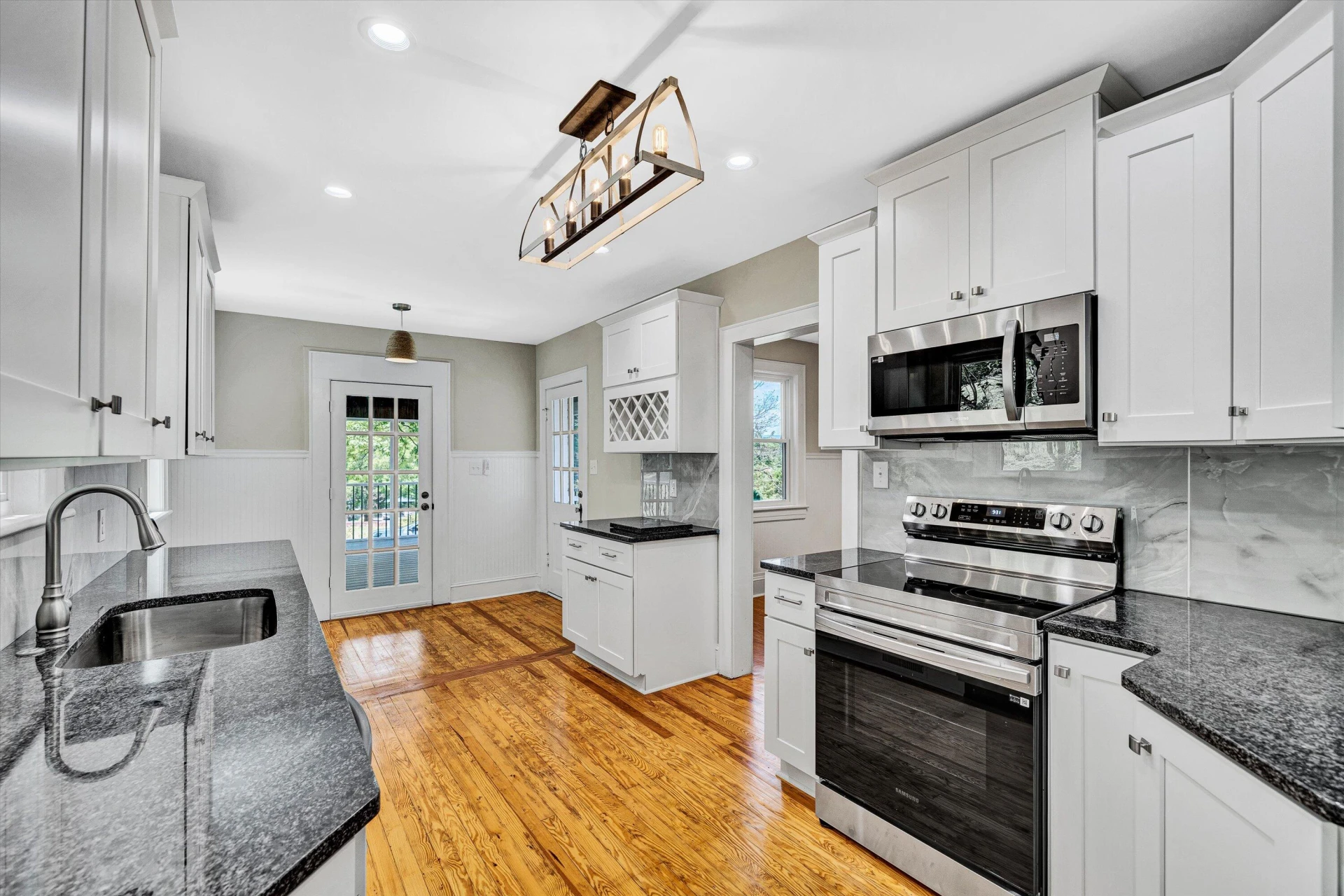 4816 COLONIAL AVE - Photo 16