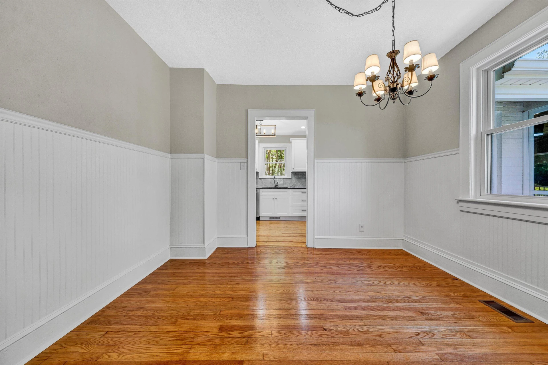 4816 COLONIAL AVE - Photo 11