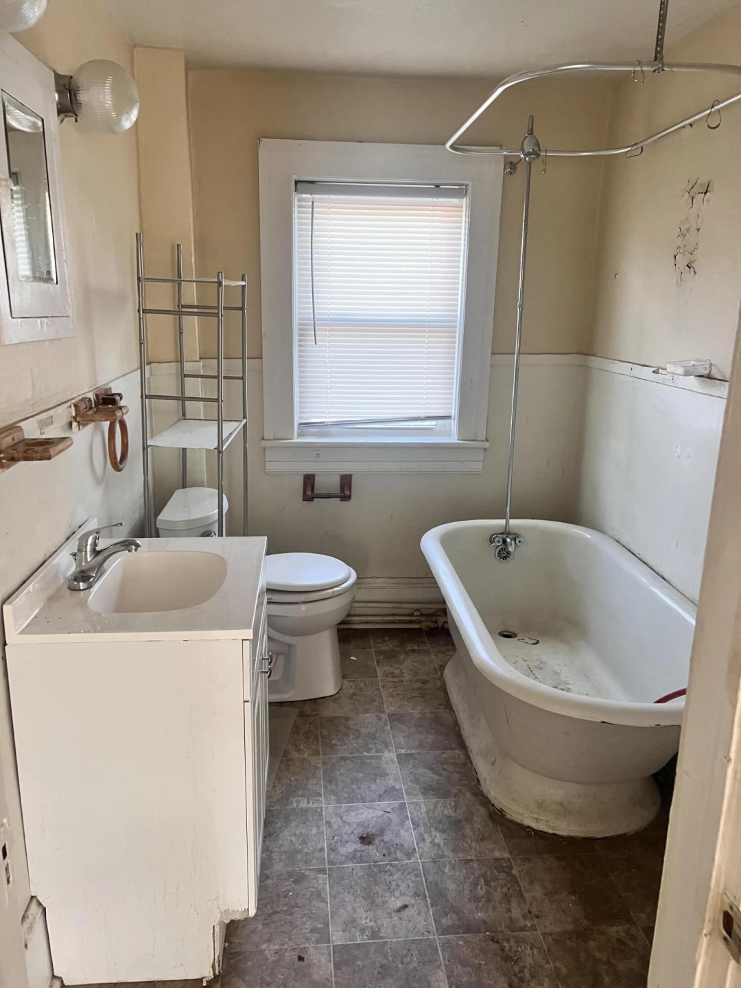 1627 Wayne ST - Photo 2