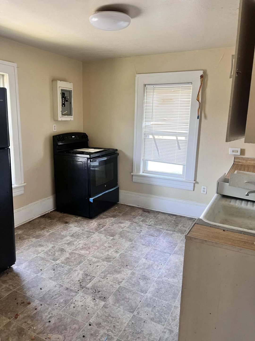 1627 Wayne ST - Photo 4