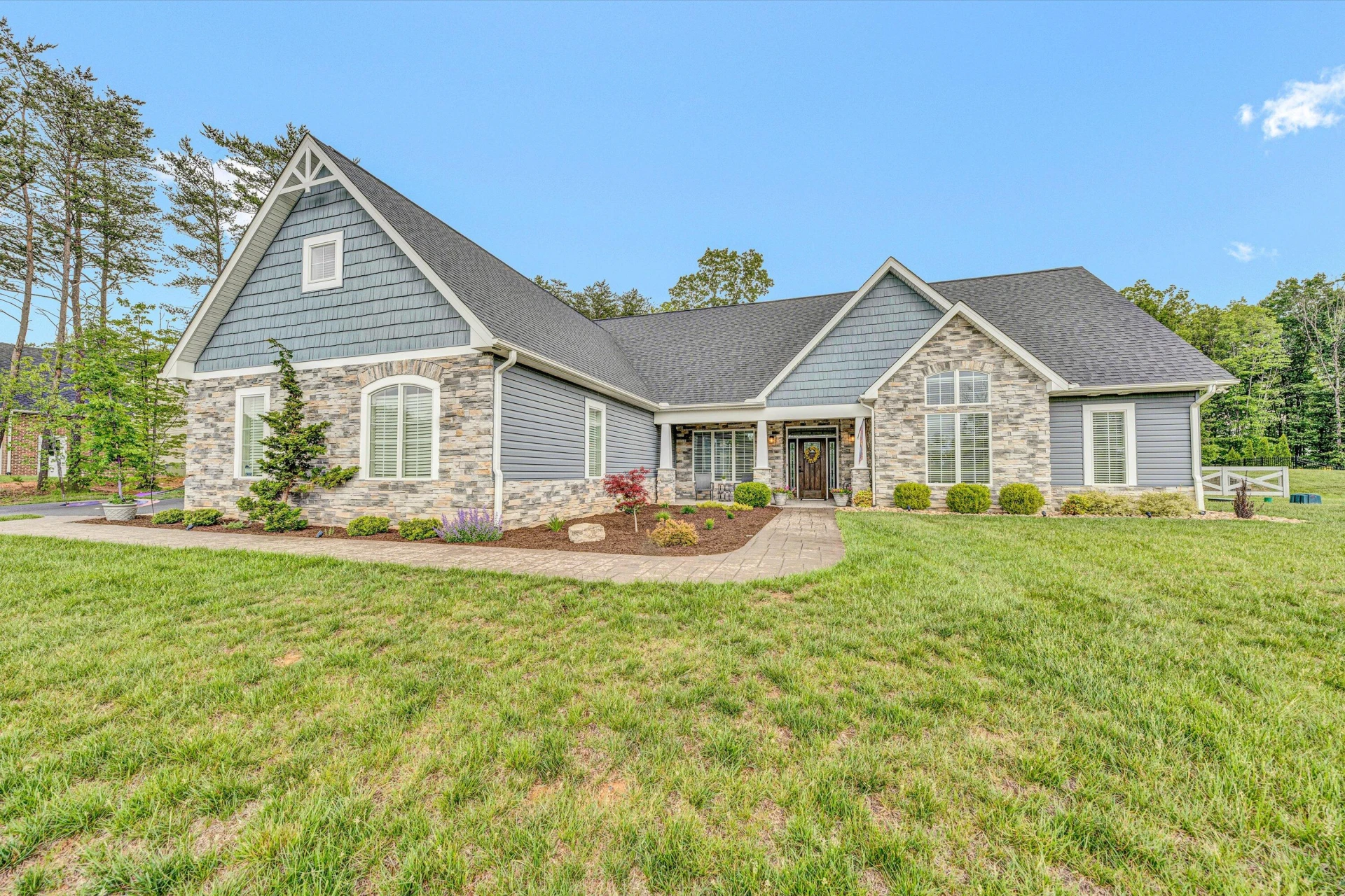 700 Thornblade WAY