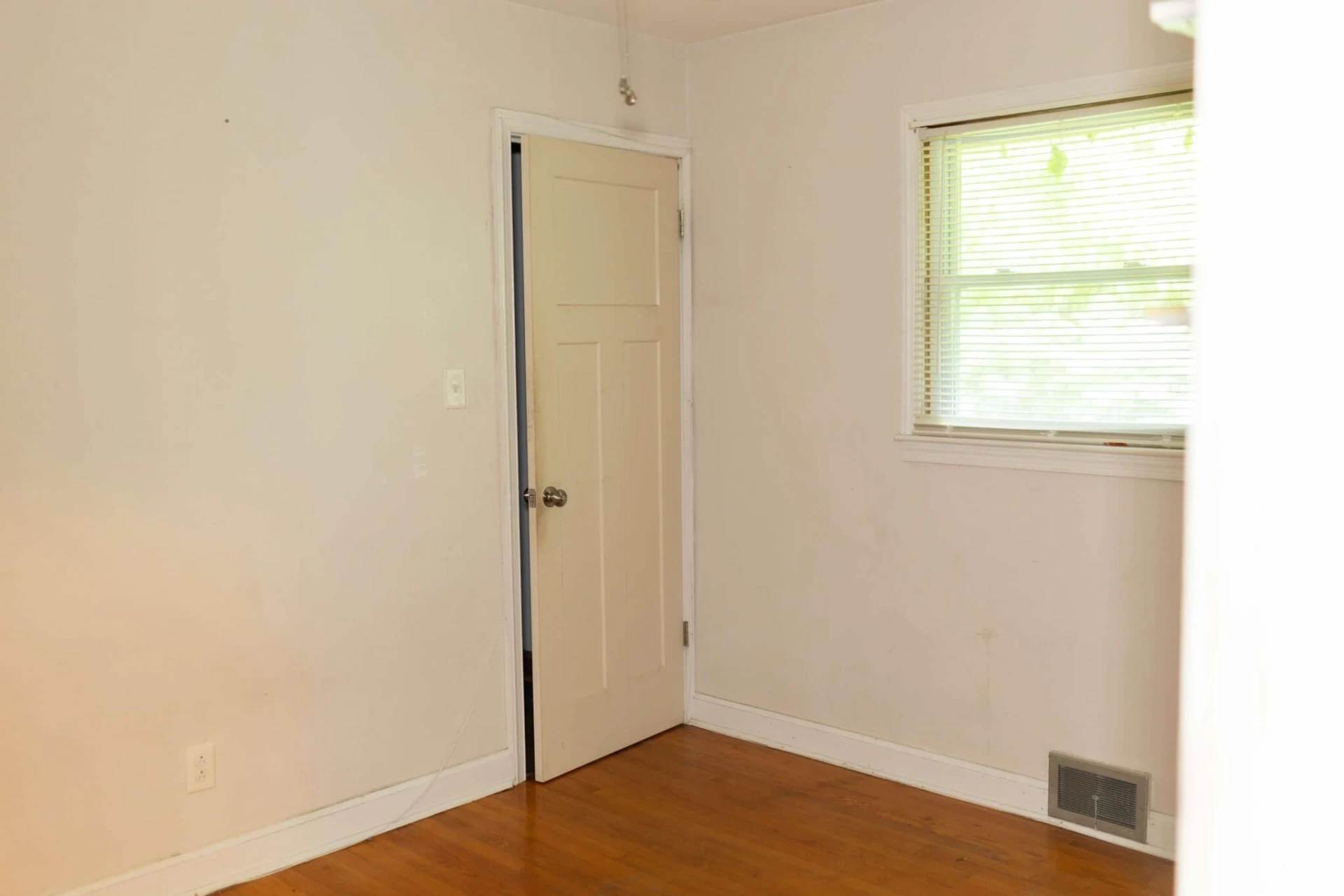 212 Woodland RD - Photo 11