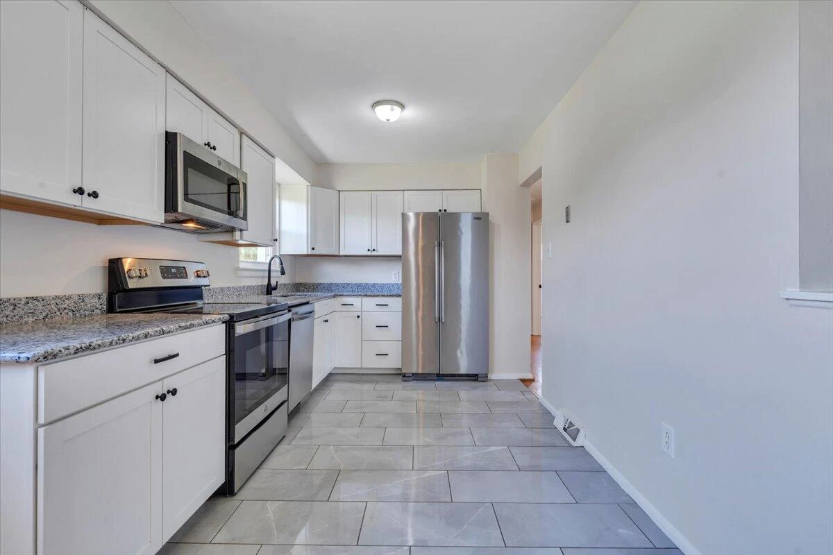3734 Long Meadow AVE - Photo 15