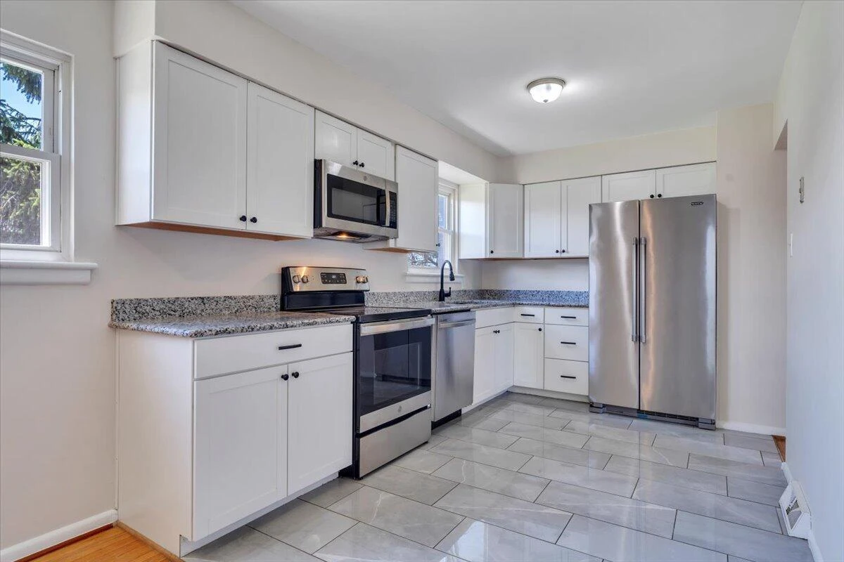 3734 Long Meadow AVE - Photo 16
