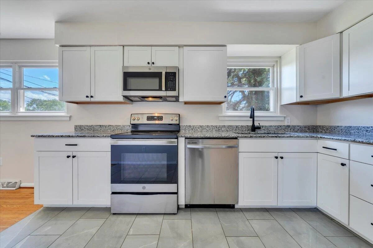 3734 Long Meadow AVE - Photo 17
