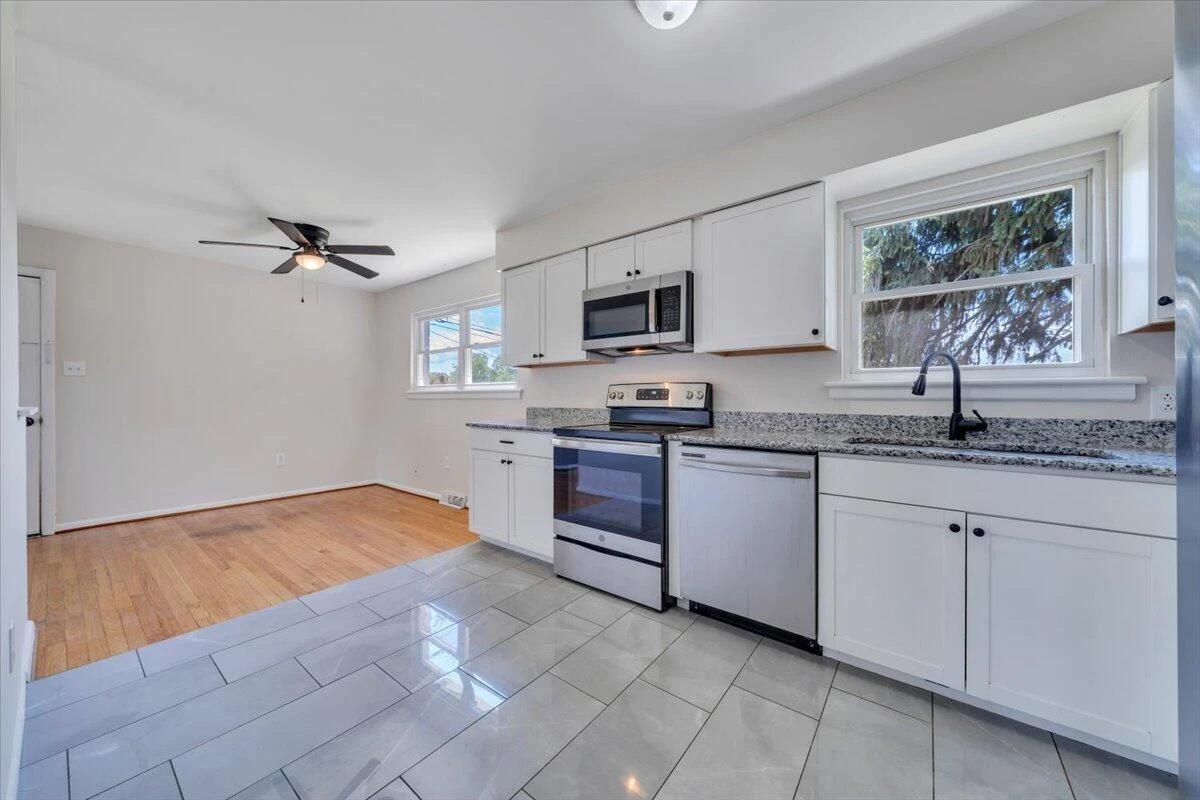 3734 Long Meadow AVE - Photo 19
