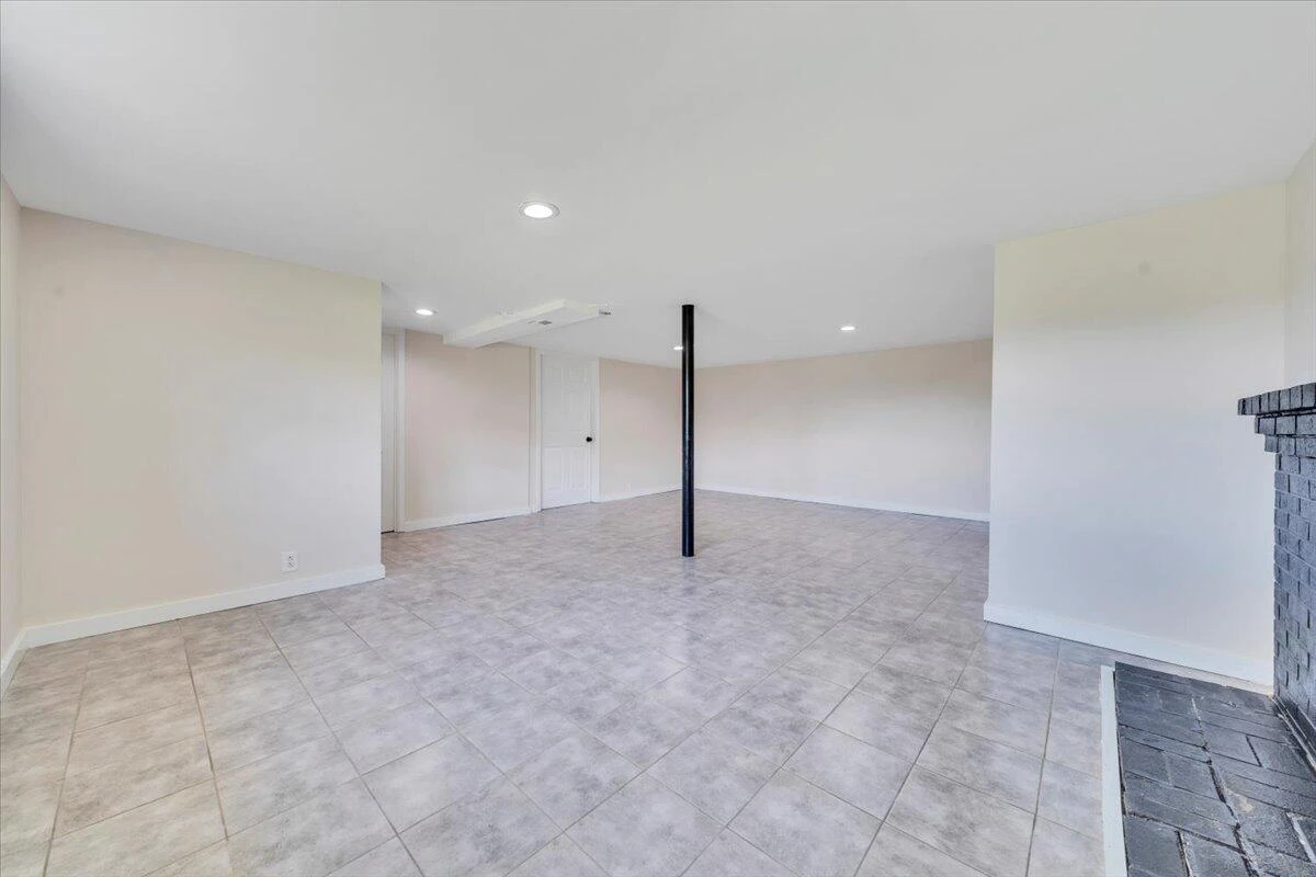 3734 Long Meadow AVE - Photo 28