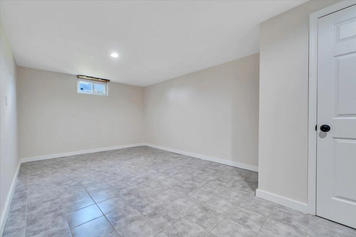3734 Long Meadow AVE - Photo 31