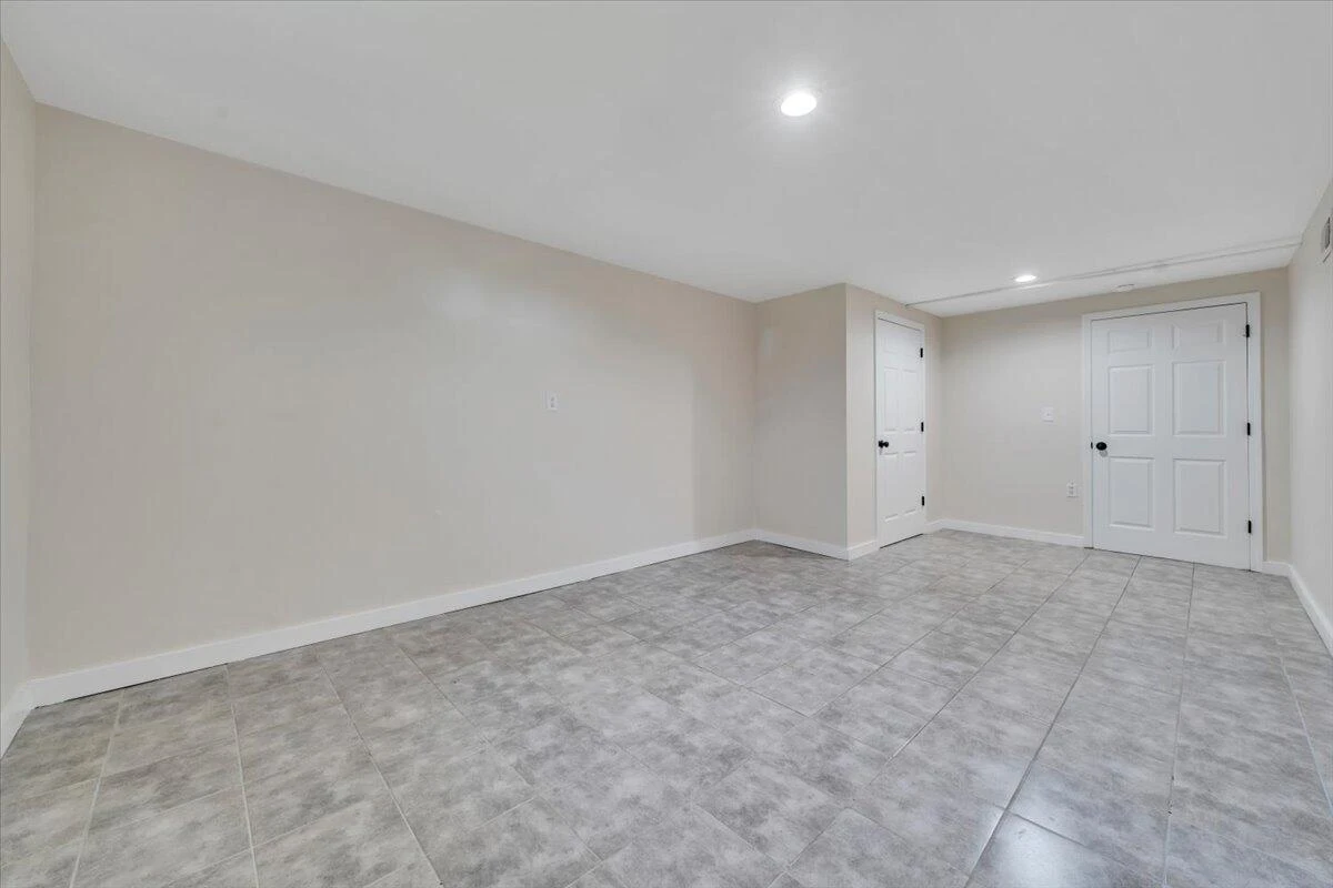 3734 Long Meadow AVE - Photo 32
